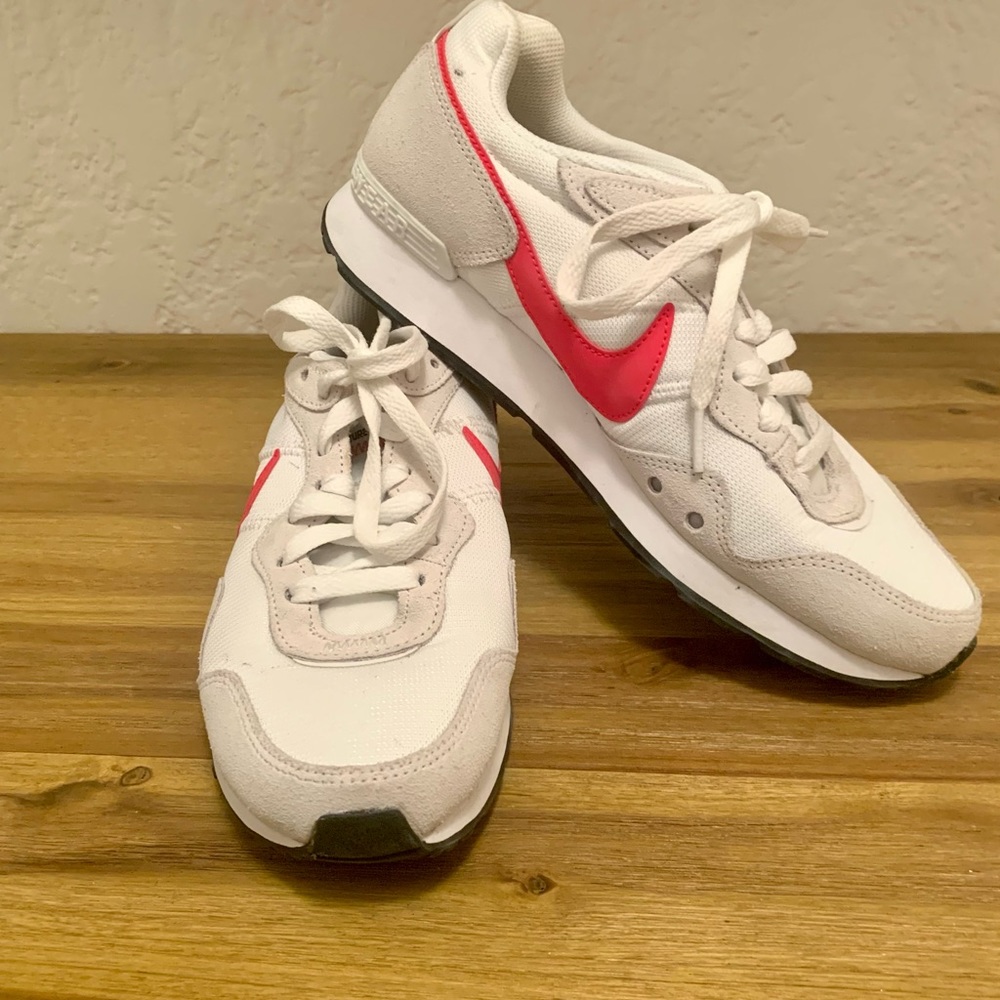 Nike Venture Runners